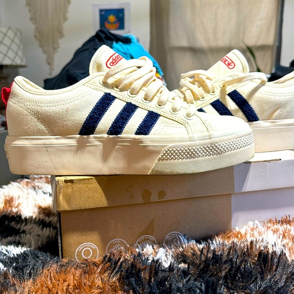 adidas Shoes - Adidas Nizza